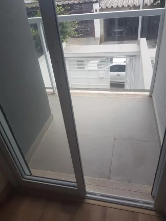 Imagem VENDO SOBRADO COM 03 SUÍTES NO BAIRRO VILA ERNA! (CUPECÊ)