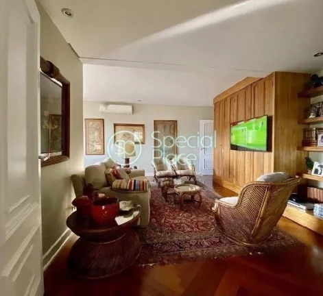 Imagem Excelente apartamento em Higienópolis com 350m² de área privativa, 4 suítes e 4 vagas na garagem...