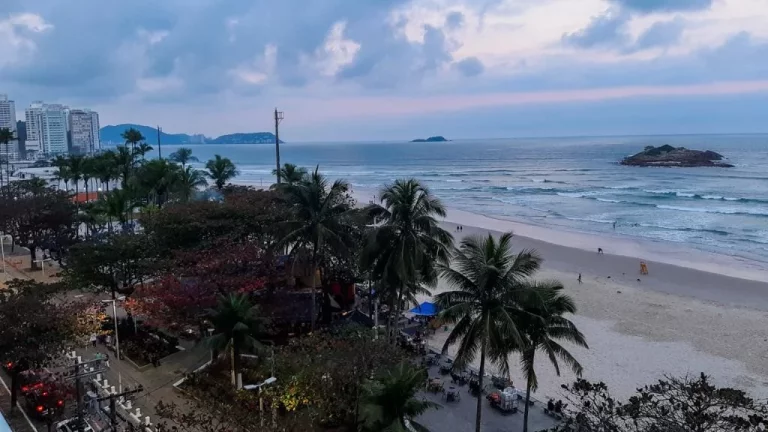 Imagem PITANGUEIRAS - FRENTE TOTAL AO MAR , 129 M² ÚTEIS , MARAVILHOSA VISTA .