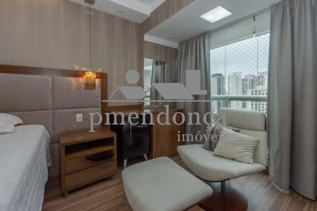 Imagem Apartamento na Vila Romana mobiliado com 3 suítes e 3 vagas, 172 m².