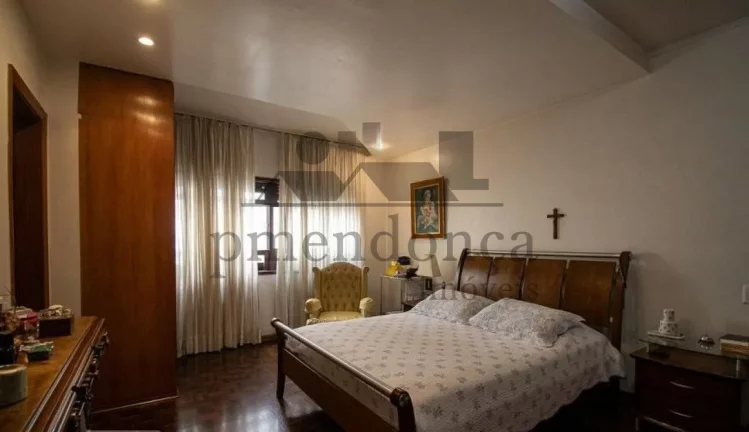 Imagem Apartamento em Higienópolis com 270m², 4 quartos (3 suítes) e 2 vagas.