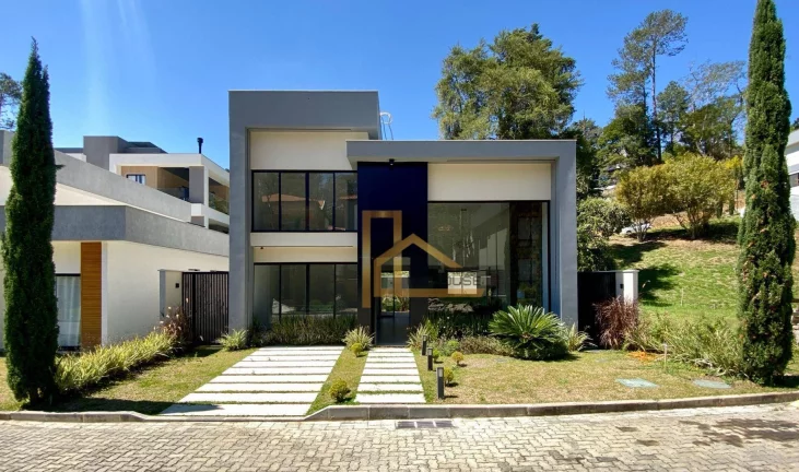 Imagem Casa de Alto Padrão, à Venda em Condomínio Fechado no Bairro da Posse em Teresópolis-RJ