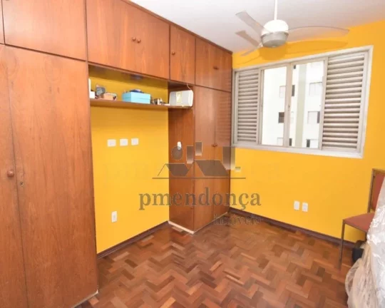 Imagem Apartamento Ensolarado, amplo, e muito conservado...possui sala para dois ambientes, 03 dormitórios...