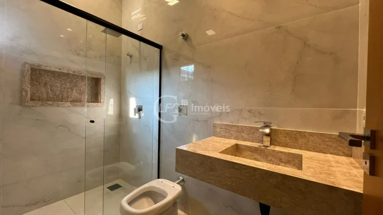 Imagem Casa à venda na Vila Vilas Boas em Campo Grande-MS: 3 quartos, 3 suítes, 3 salas, 2 banheiros, 4 vagas de garagem, 180m².