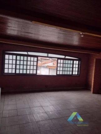 Imagem SANTO ANDRÉ Sobrado 198 metros, 3 dormitórios, 2 vagas com ótima localização e valor !!!