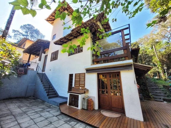Imagem Casa em condomínio em meio a muita mata Granja Viana
