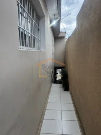 Imagem Sobrado com 2 dormitórios, sendo 1 suíte, sala, banheiros, copa, cozinha, lavanderia, terraço, qu...