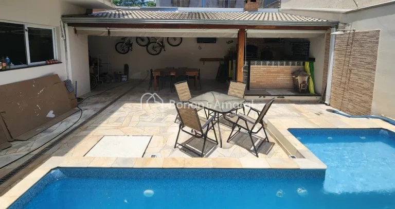 Imagem Casa incrível em condomínio fechado, com 3 quartos, sendo 2 suítes, e um ambiente perfeito para o...