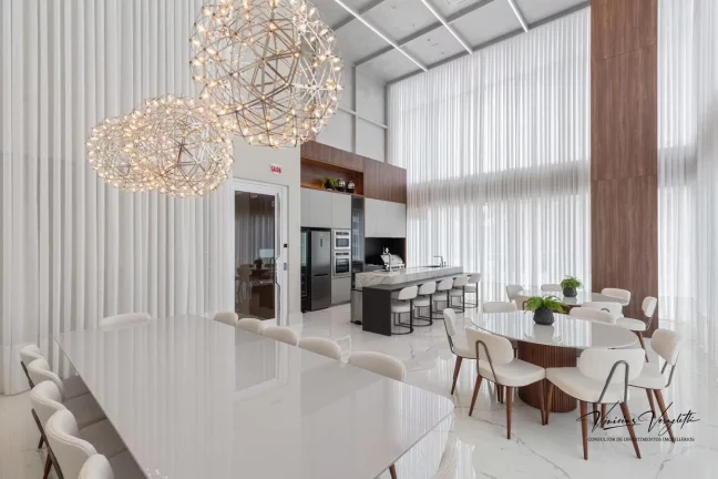 Imagem Apartamento 4 ou + dormitórios para Venda em Balneário Camboriú / SC no bairro Pioneiros