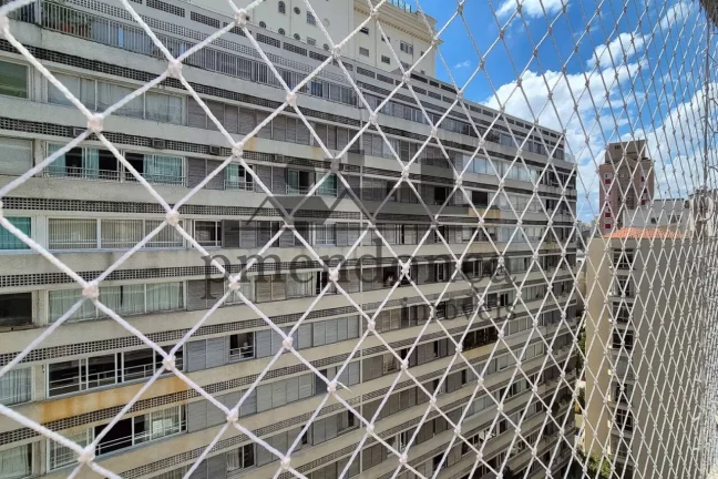 Imagem Apartamento venda Avenida Higienopolis com 3 quartos ( 1 sui­te ) e 1 vaga, 186 m2
