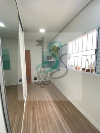Imagem Venda de casa no Jardim Interlagos, Hortolândia. Casa com 2 dormitórios com armários e piso laminado , sala, cozinha com armários planejados e