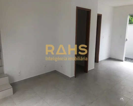 Imagem Geminado a venda, no bairro Vila Nova em Joinville, com 3 dormitórios, sendo 1 suíte, 1 salas, coz...