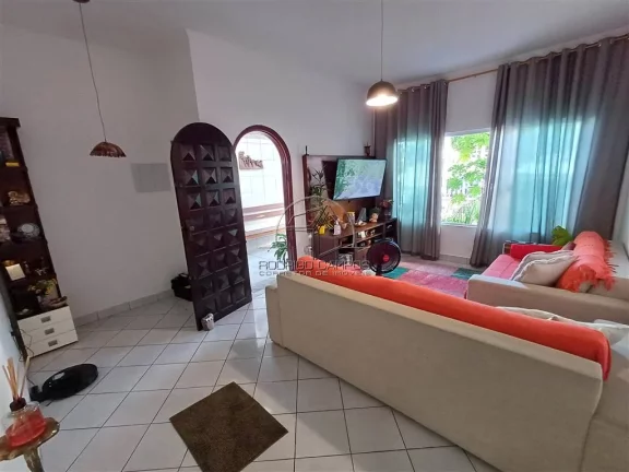 Imagem Espaçosa Casa Geminada 2 Quartos sendo 1 suíte e com edícula assobradada em Tupi, Praia Grande - R$650 mil