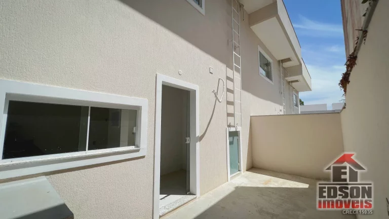Imagem À venda casa em condomínio com 3 quartos, sendo 1 suíte e 2 demi-suíte