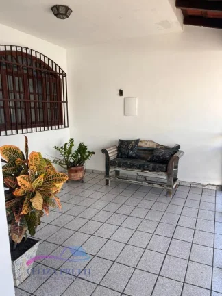 Imagem Excelente residencia bem localizado para venda no bairro do Ibes em Vila Velha com 210m²,o Sobrado possui 5 quartos, 2 banheiros e 2 vagas.