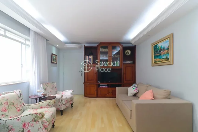 Imagem Ótimo apartamento em Moema. São 125m2 de área privativa, 3 dormitórios e 1 vaga na garagem. Sala...