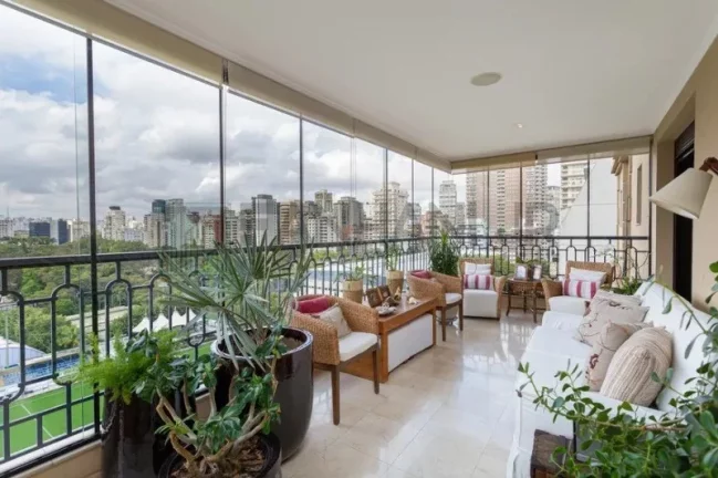 Imagem Venha se encantar com este espetacular apartamento localizado no coração do Jardim Europa, ao lado do Clube Pinheiros e do Shopping Iguatemi. Com 4