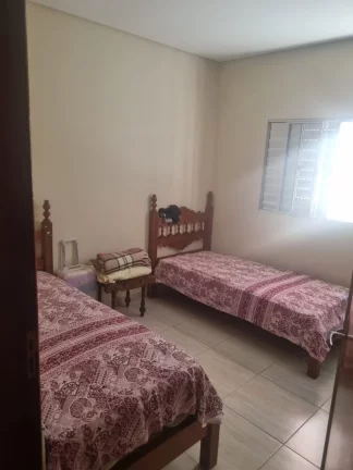 Imagem VENDO LINDA CASA TÉRREA NO BAIRRO CAMPO GRANDE!