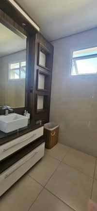 Imagem Casa Para Locação,360m2. Finamente Mobiliada, 5 Dormitórios(3 Suítes), 6 Vagas , Santa Mônica, Florianópolis/SC