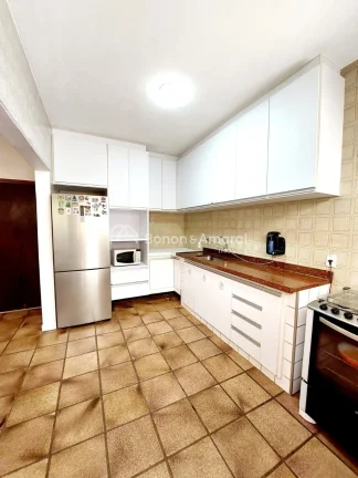 Imagem Térrea, bem localizada!
Ótimo estado, armários, muito agradável com potencial para ampliação c...
