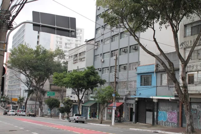 Imagem Sala Comercial 36 m² 200 metros do Metro Se Toda Mobiliada