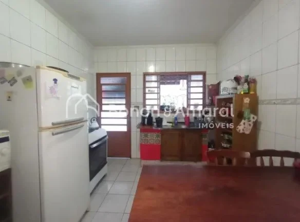 Imagem Excelente oportunidade de compra em Valinhos! Casa aconchegante localizada em um tranquilo condomín...