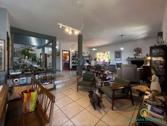 Imagem Casa com 5d/2sts - Estilo rústico, linda! Gourmet, home office, paisagismo