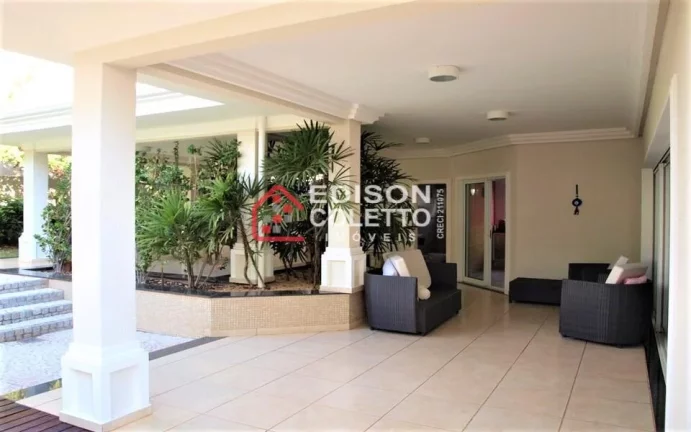 Imagem "Pronto para Morar" Casa de alto padrão à venda no Alphaville Campinas. Com um design moderno e bem iluminado