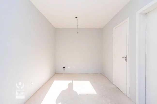 Imagem Sobrado a venda no Uberaba. 3 quartos, suíte, terraço e 1 vaga