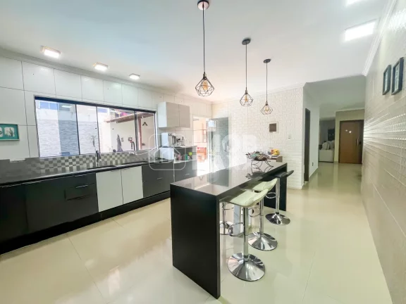 Imagem Casa à Venda em Taguatinga Sul, 300m², 3 Quartos, 2 Suítes SMT