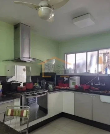 Imagem Apartamento com 120 m² de área útil. Conta com 3 dormitórios, sendo 1 suíte, além de um quarto...