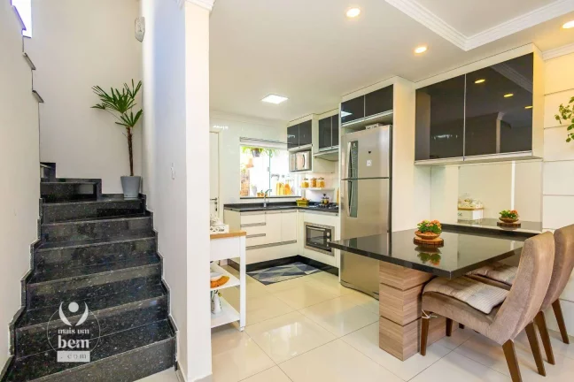 Imagem Sobrado com 3 dormitórios à venda, 162 m² por R$ 1.100.000,00 - Xaxim - Curitiba/PR