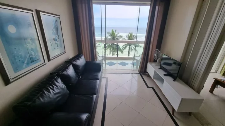 Imagem ÓTIMO APTO FRENTE TOTAL AO MAR NA PRAIA DE PITANGUEIRAS, 1 DORM. 1 VAGA DE GARAGEM.