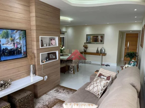 Imagem Praia de IcaraíVenha morar num charmoso apartamento com 3 quartos, sendo 1 suíte com armários embutidos, na Praia de Icaraí, ao lado da UFF (Reitoria)
