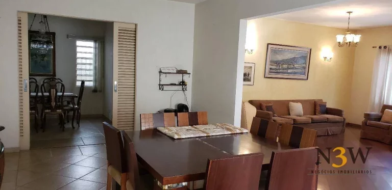 Imagem Casa térrea à venda no Alto de Pinheiros São Paulo SP com 3 dormitórios, 1 suíte, 4 vagas de garagem e 330m² na Rua Barajuba.
