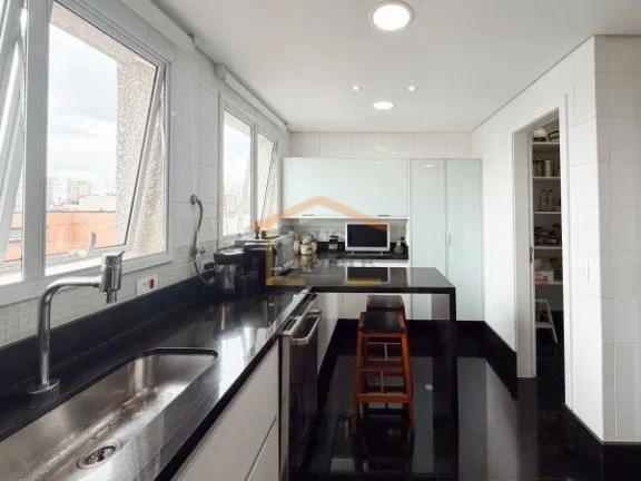 Imagem Duplex com 208 m² de área útil, distribuído em dois andares, com 4 dormitórios, sendo 3 suítes...
