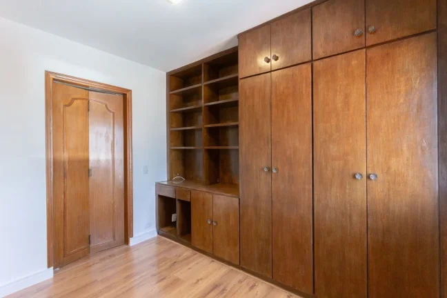 Imagem Apartamento 61M², 2Q, 1 Banheiro, 1 Vaga, Portaria 24h, Armários.
