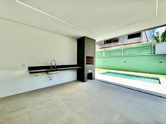 Imagem (CA8226) Uma casa localizada no Alphaville medindo 330m².