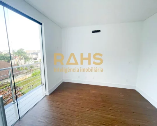 Imagem Sobrado Geminado de alto padrão, no bairro Saguaçú, pronto para morar com 160,52m² privativos. E...