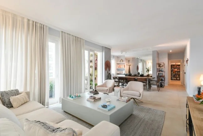 Imagem Apartamento Reformado Pinheiros - 246M², 4 Dorms, 4 Suítes, 4 Vagas Demarcadas, Hidromassagem, Piscina, Despensa, Salão de Festas.
