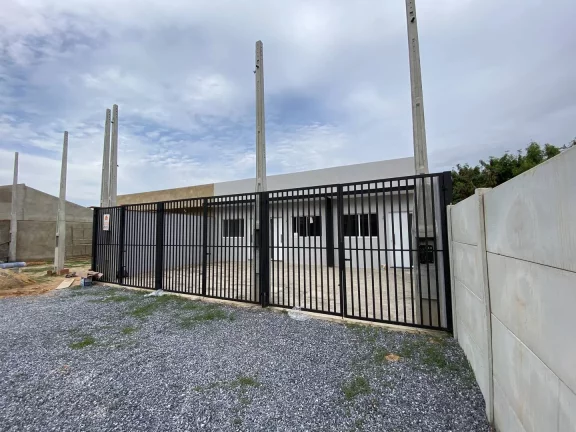 Imagem Casa à venda com 2 domitórios com suíte, próximo de tudo!