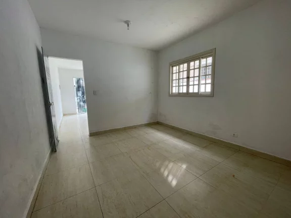 Imagem Casa comercial com 3 salas para alugar Centro de Caraguatatuba-SP