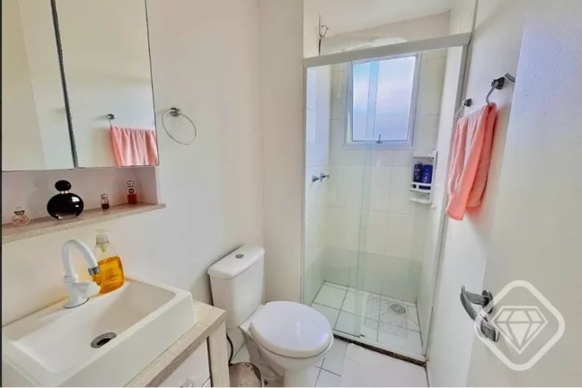 Imagem Apartamento de 2 dormitórios no 3º andar, pronto para morar

Um imóvel compacto e muito bem resol...