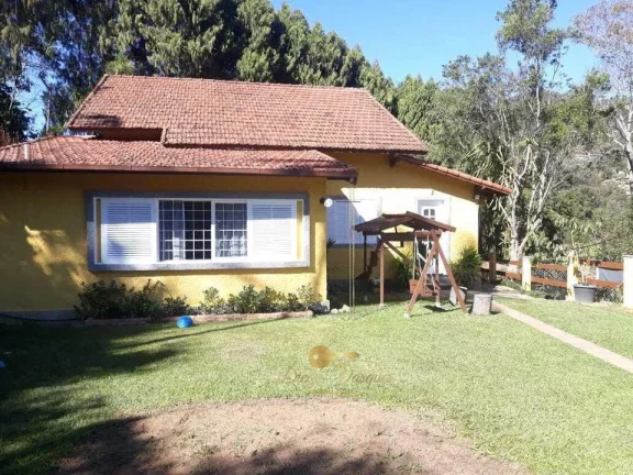 Casa para Venda em Teresópolis / RJ no bairro Golfe
