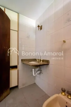 Imagem Apartamento aconchegante à venda, com 4 quartos, sendo 1 suíte, e 4 banheiros no total. Bem arejad...