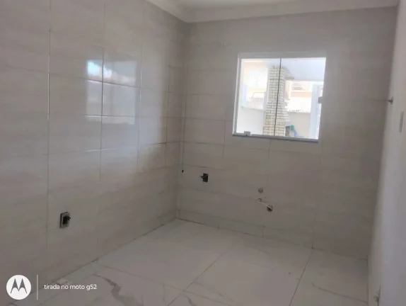 Imagem Geminado próximo ao mar com 3 dormitórios e 2 vagas de garagem em Balneário Piçarras