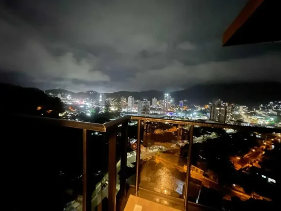 Imagem Cobertura duplex mobiliada com 3 suítes e 3 vagas de garagem com vista beira-rio em Itajaí