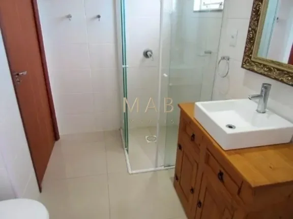 Imagem Casa em Condomínio de Alto Padrão em São João do Rio Vermelho - Florianópolis-SC: 4 quartos, 2 suítes, 2 salas, 3 banheiros, 1 vaga, 200m².