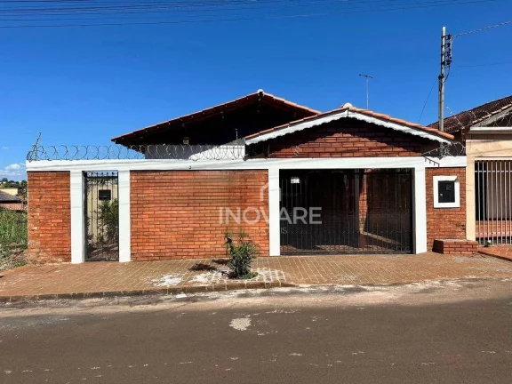 Imagem Casa à venda, 274 m² por R$ 650.000 - Centro - Itumbiara/GO