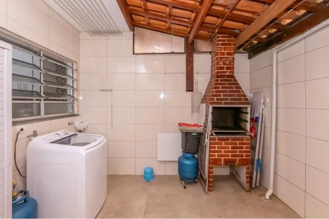 Imagem Sobrado 69m² em rua tranquila – 2 dormitórios + churrasqueira